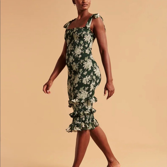 NWT Abercrombie & Fitch Tie Strap Smocked Midi Dress - Picture 5 of 10